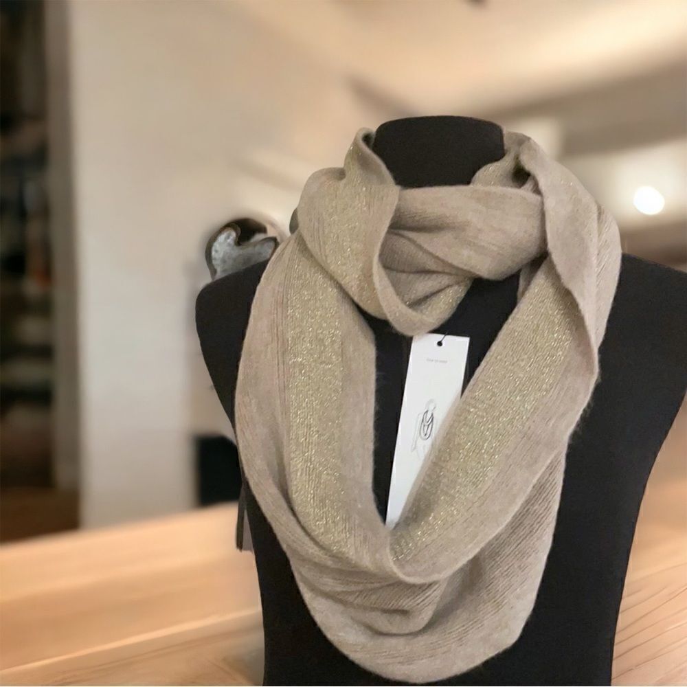 Calvin Klein Infinity Loop Scarf - Picture 2 of 6